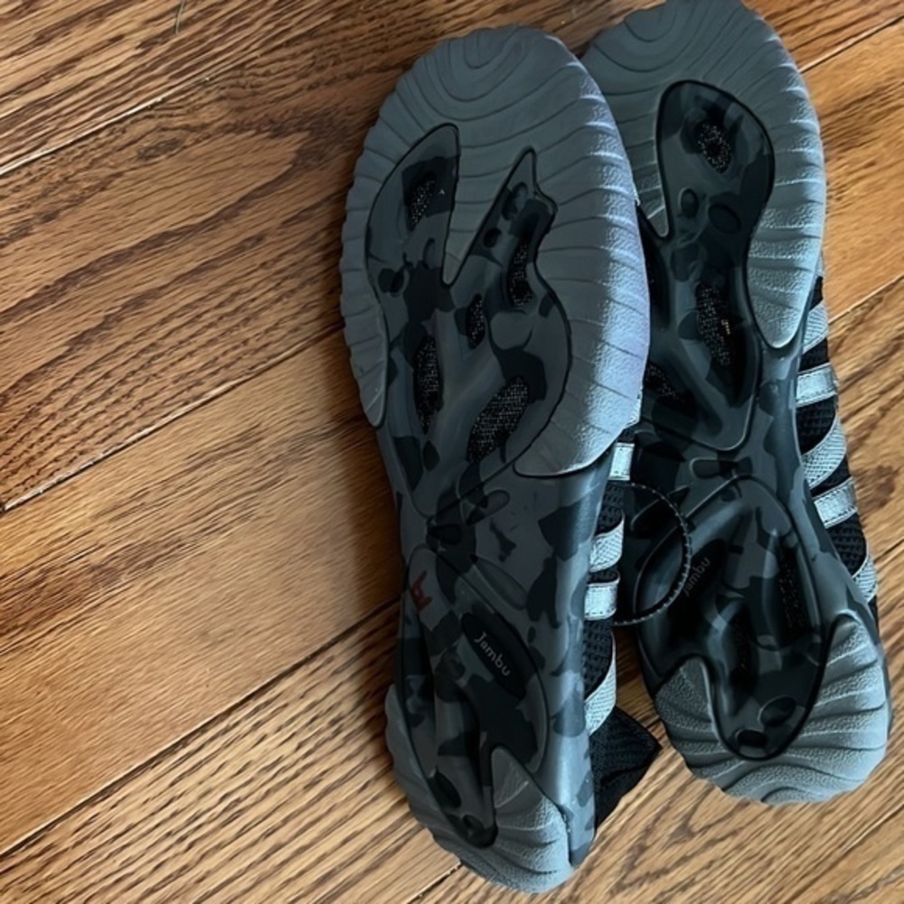 Jambi water shoe size 7 1/2 not used new without box - Picture 3 of 3